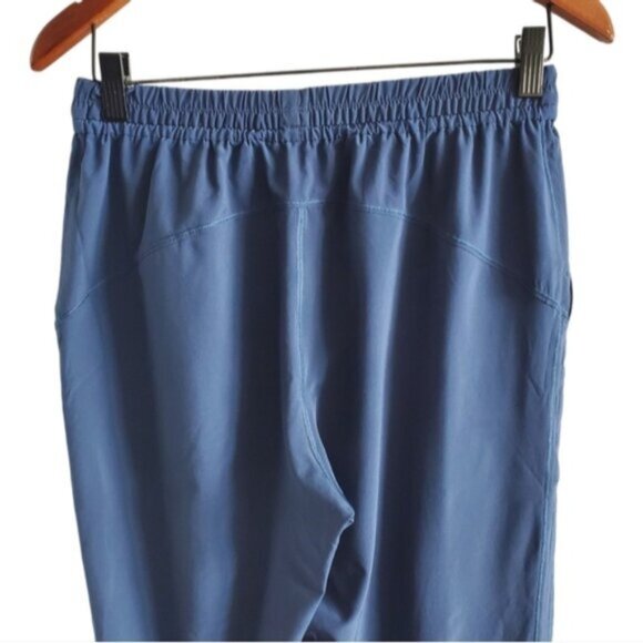 Lululemon Mineral Blue Final Play Crop Size 6 - Picture 4 of 10